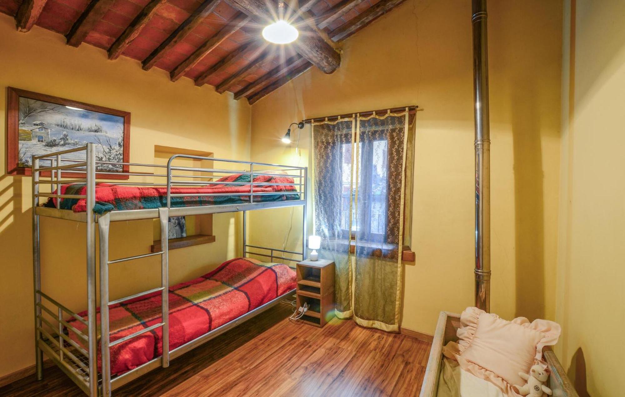 2 Bedroom Pet Friendly In Holiday home Borgo a Mozzano