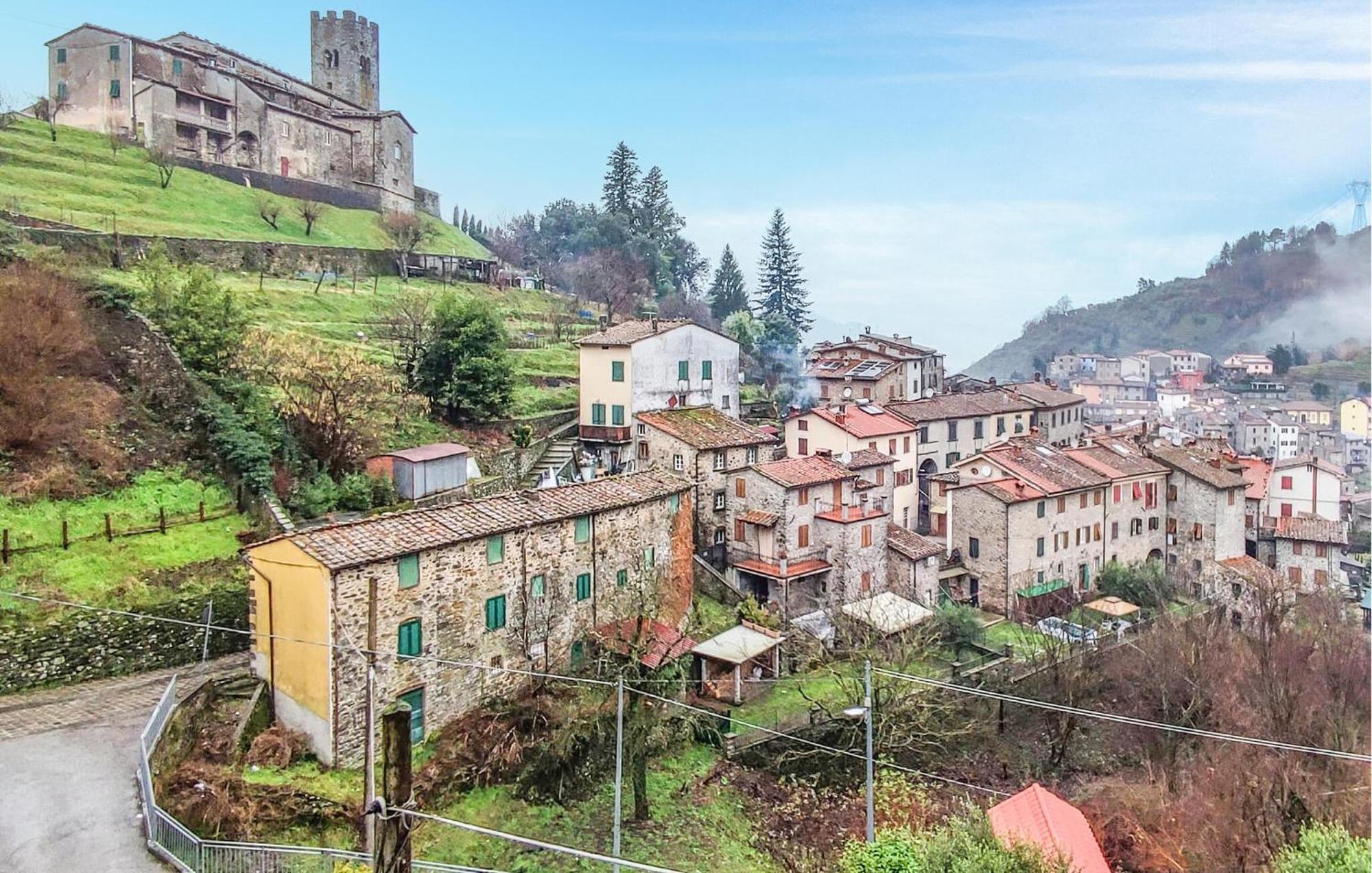 2 Bedroom Pet Friendly In Holiday home Borgo a Mozzano